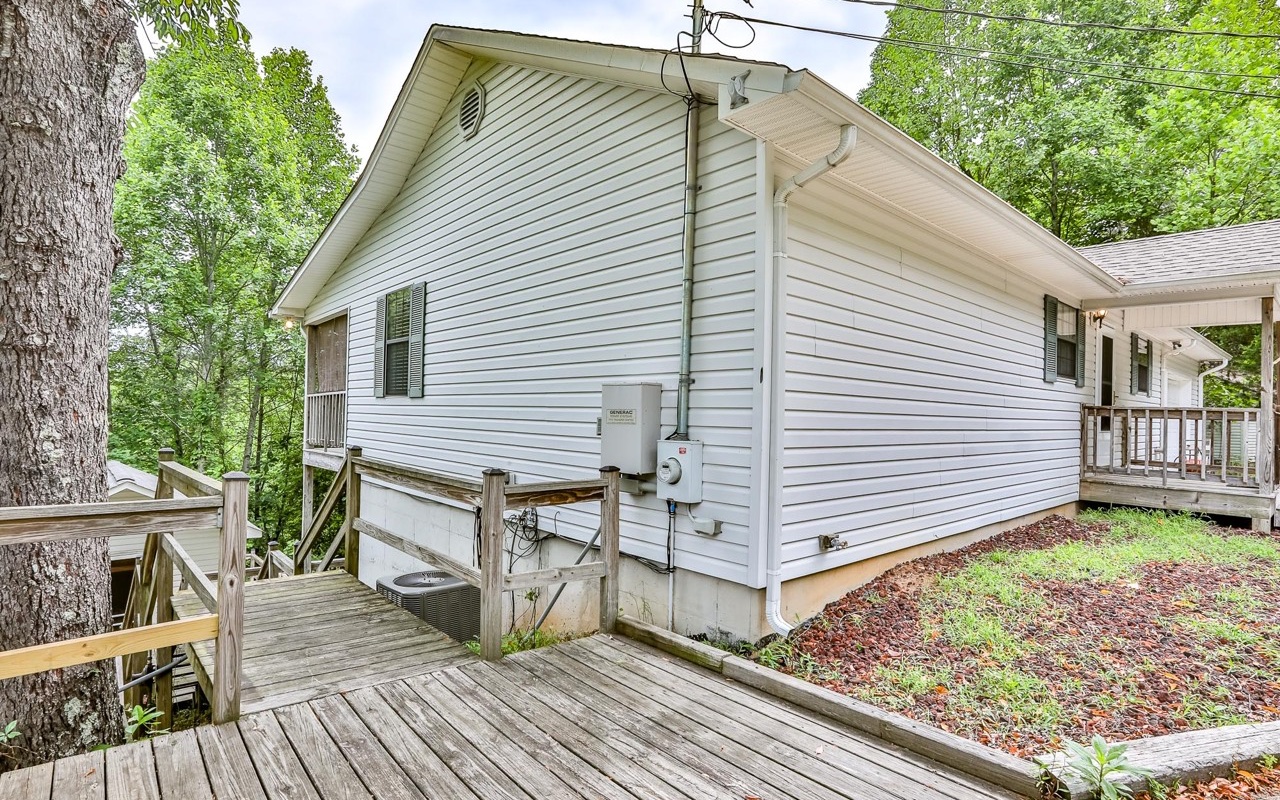 125 Holly Ridge Lane