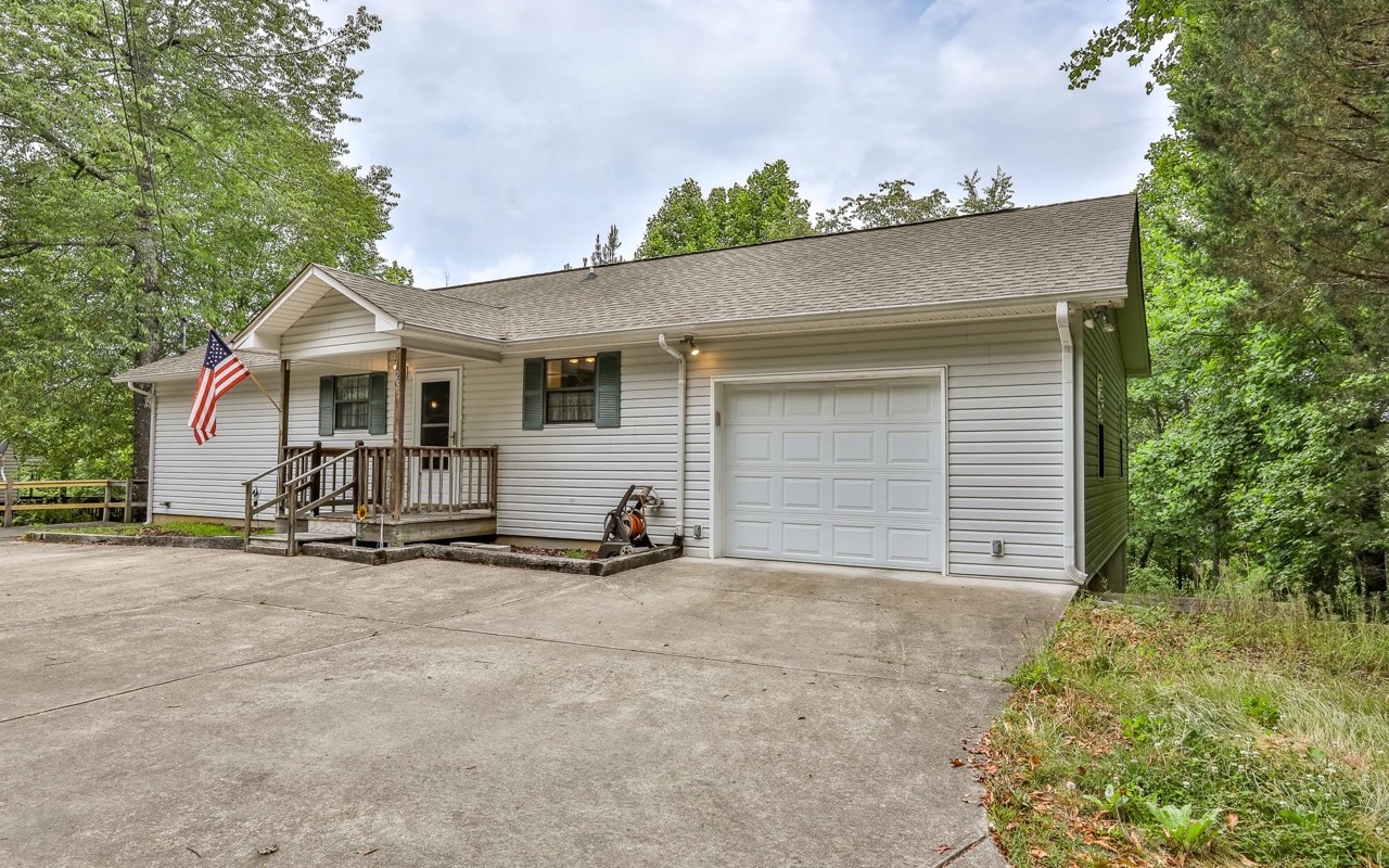 125 Holly Ridge Lane