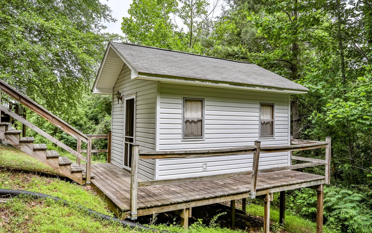 125 Holly Ridge Lane