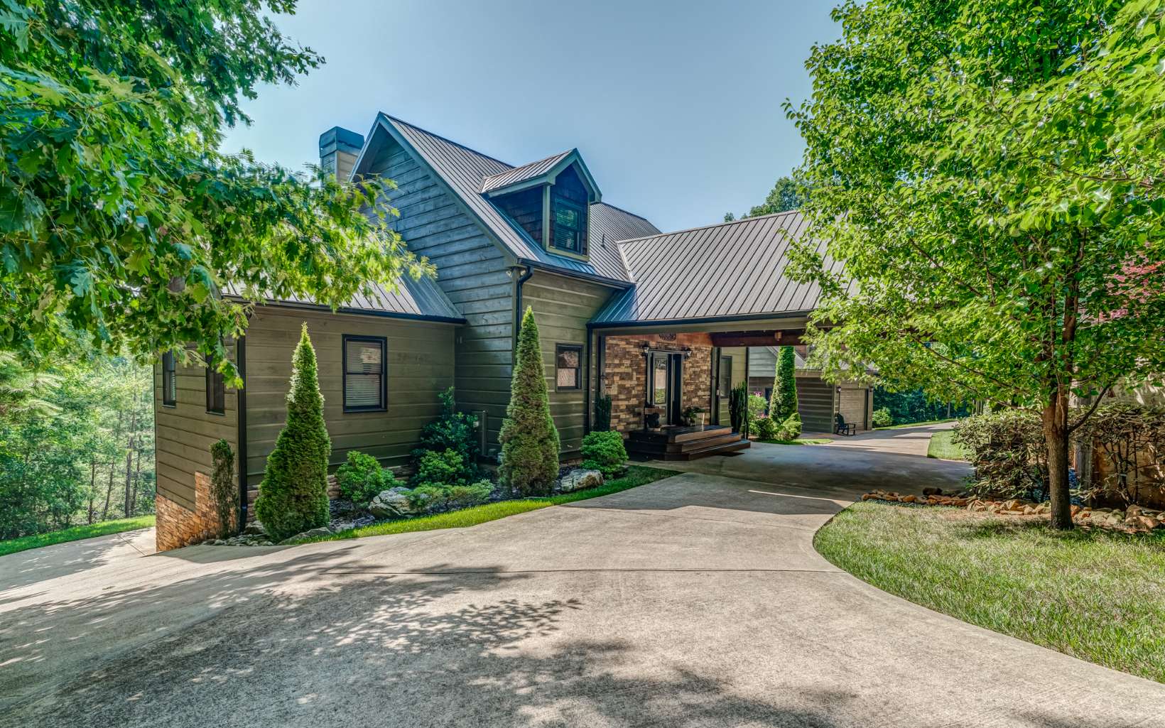 833 Cherokee Circle