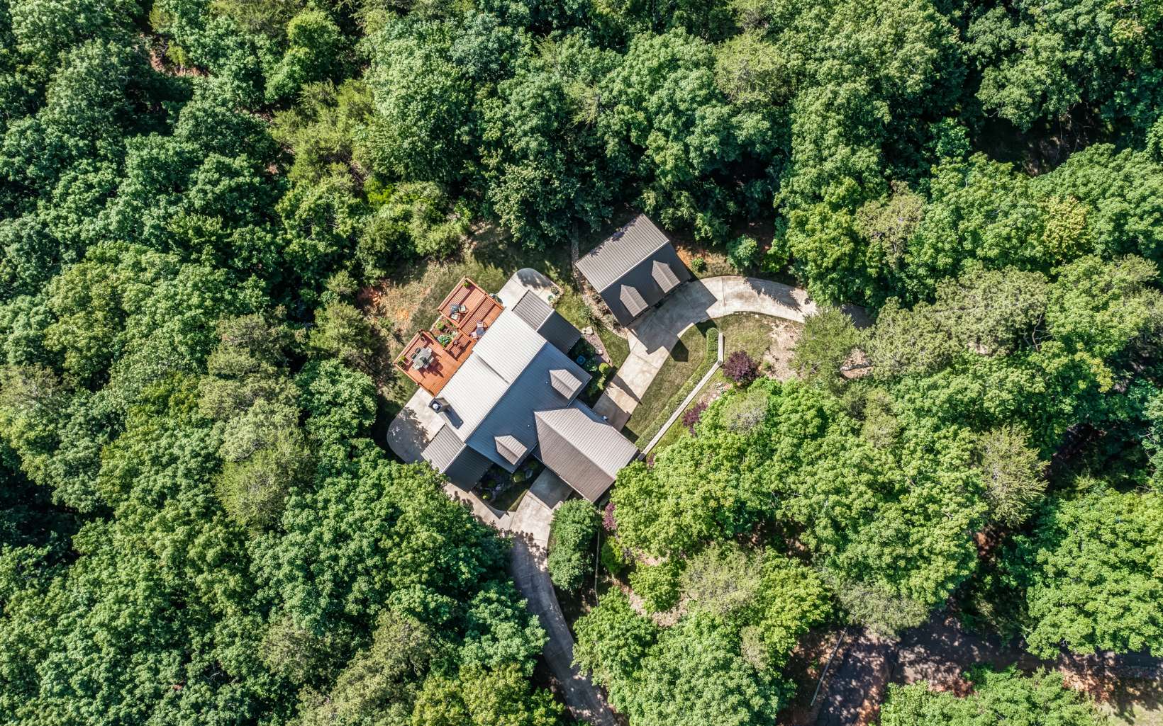 833 Cherokee Circle