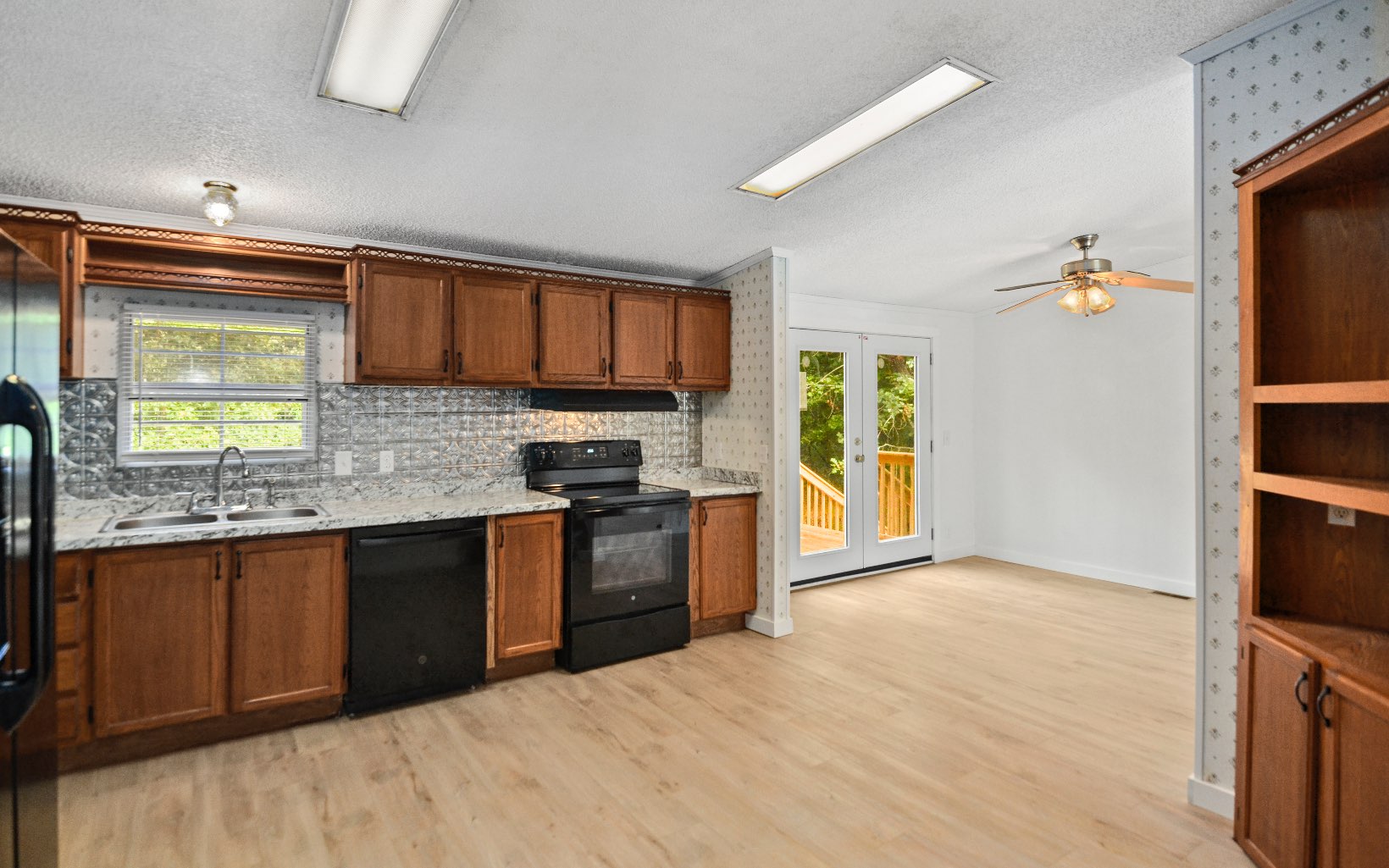 596 White Oak Drive