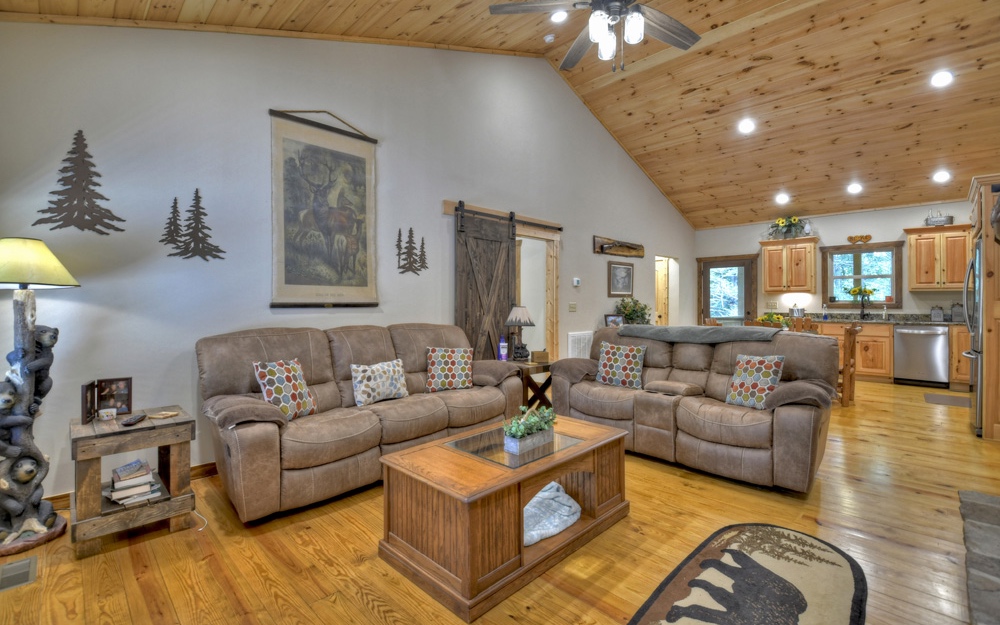 60 Hickory Lane