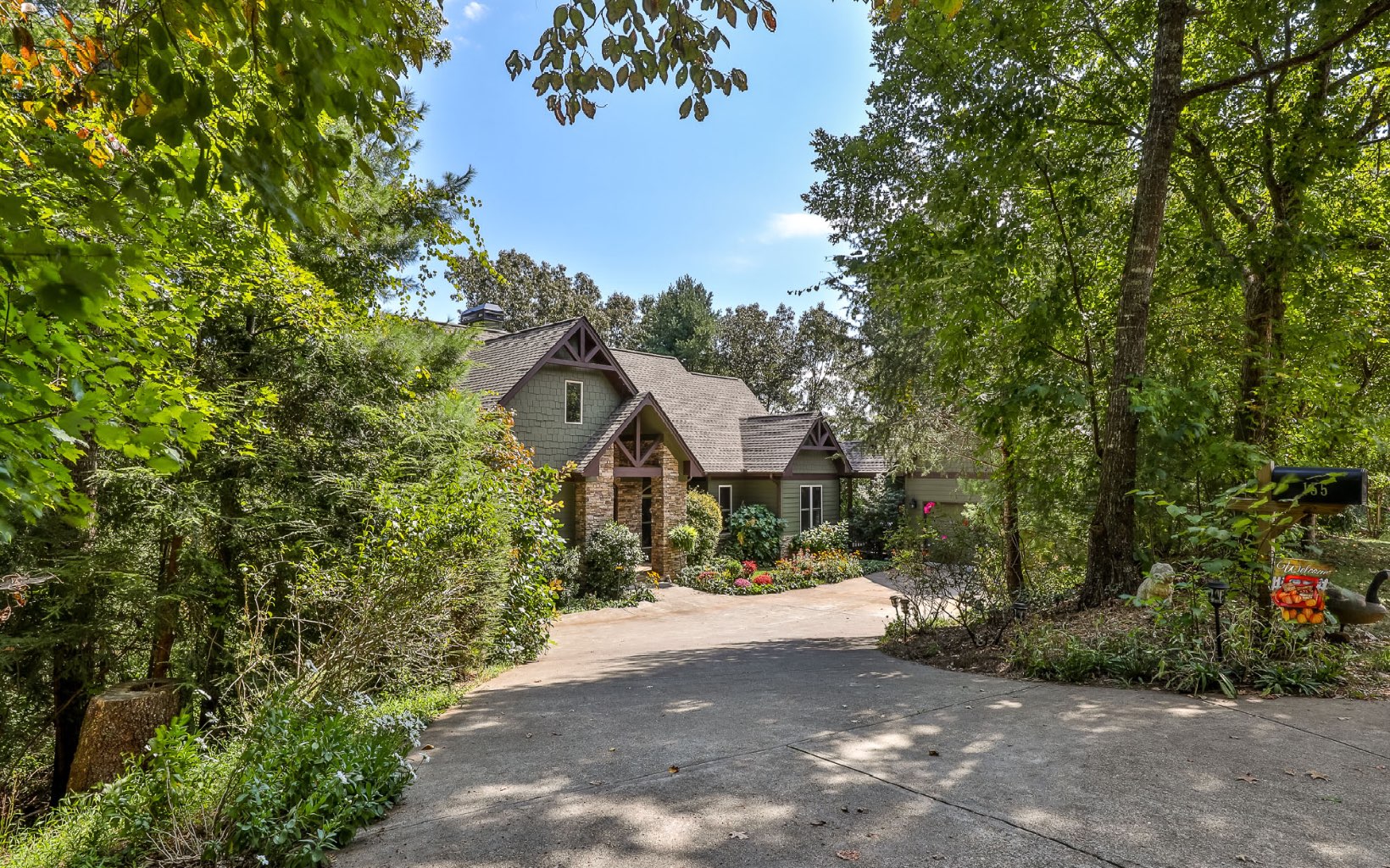 155 Crestview Lane