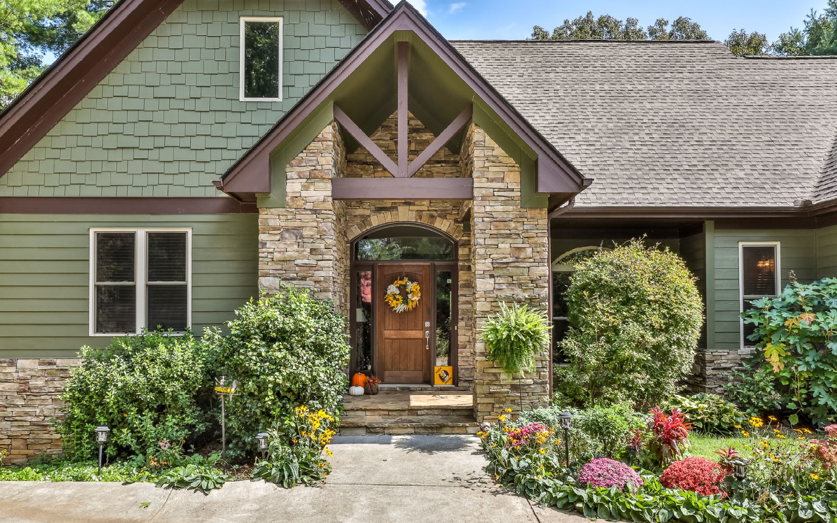 155 Crestview Lane