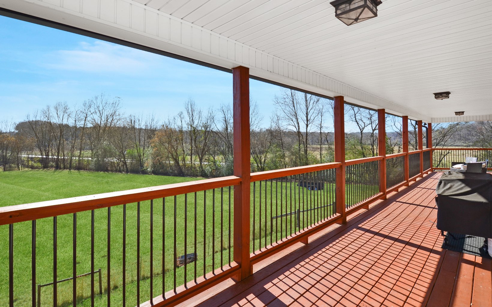 220 Ivy Ridge