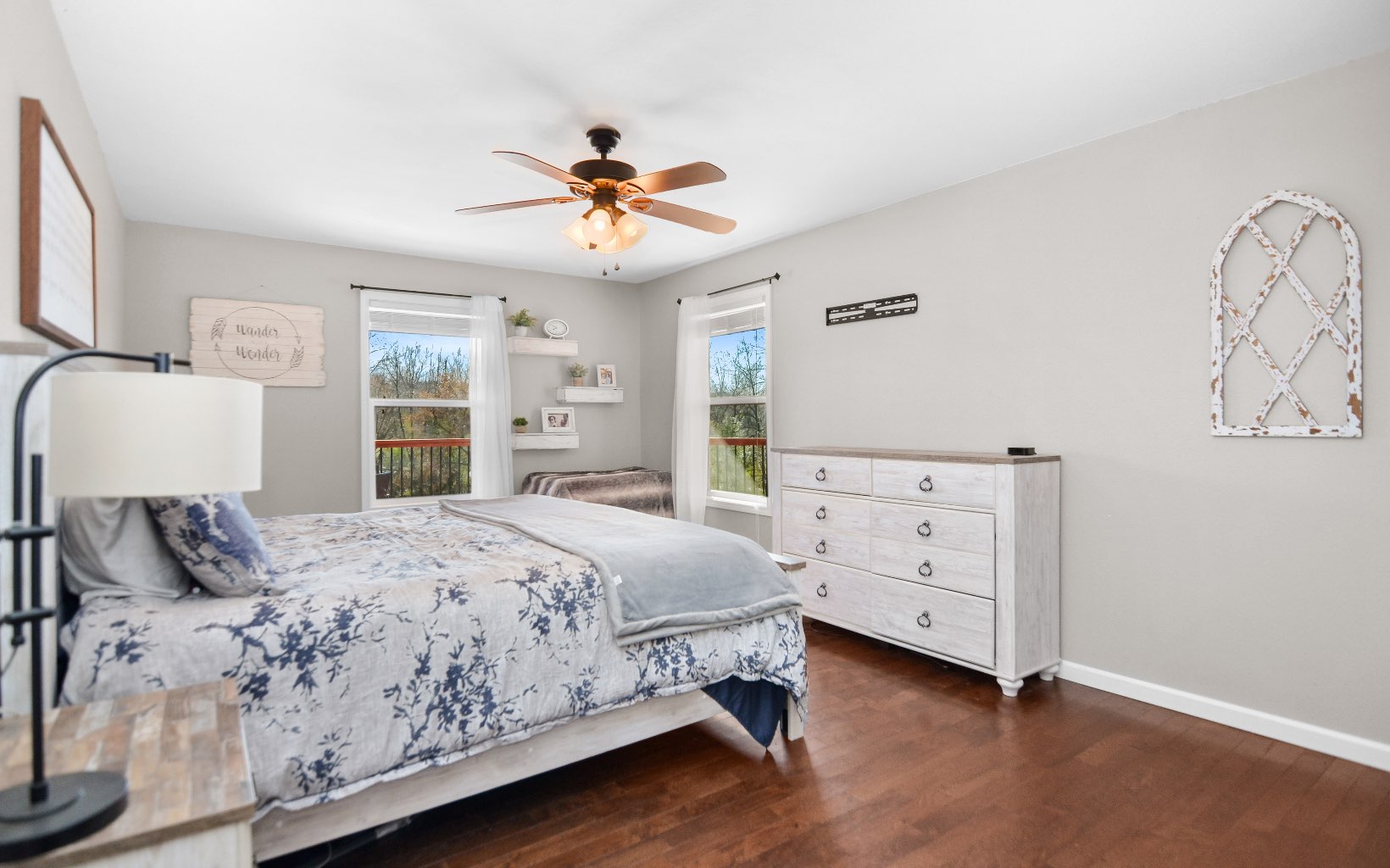 220 Ivy Ridge