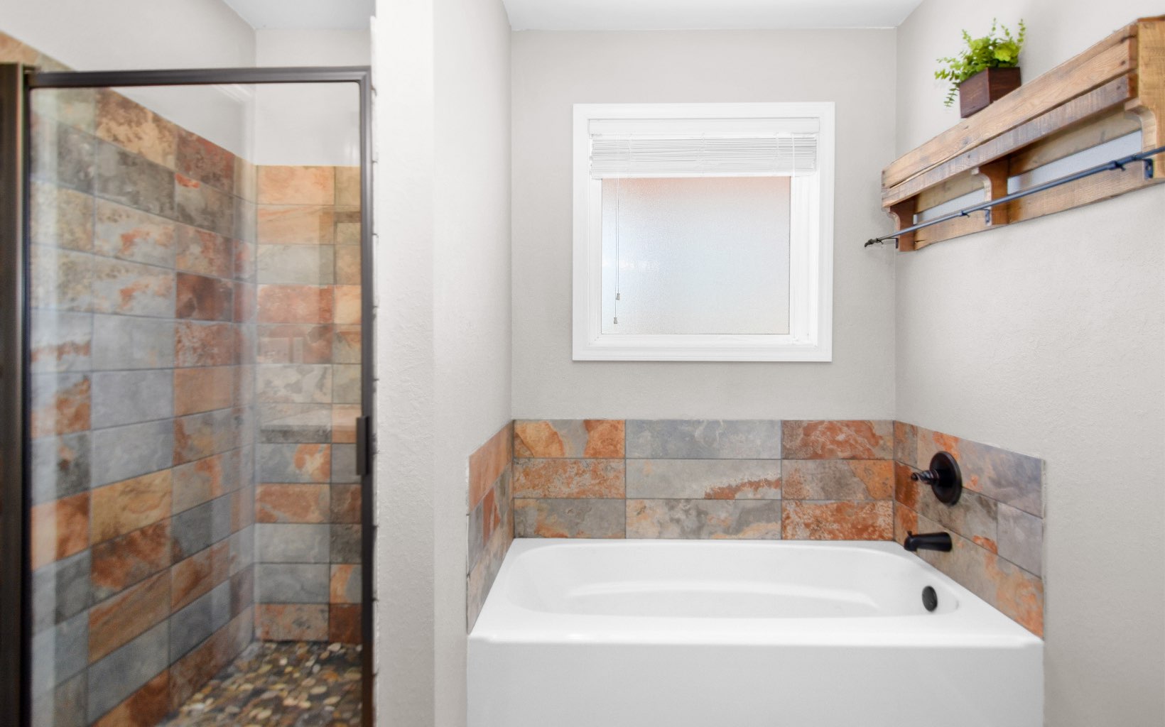 220 Ivy Ridge