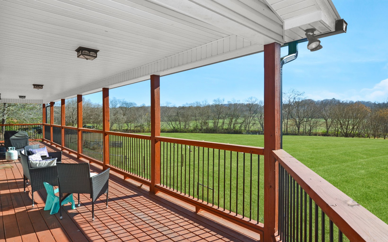 220 Ivy Ridge
