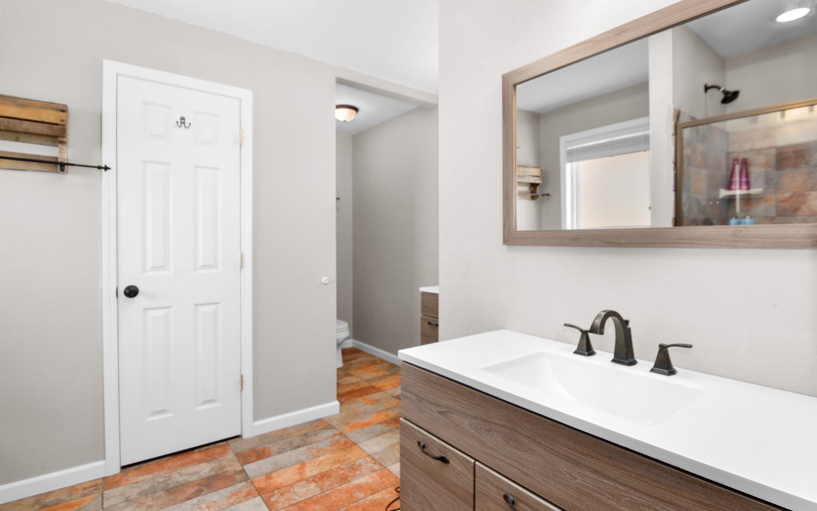 220 Ivy Ridge