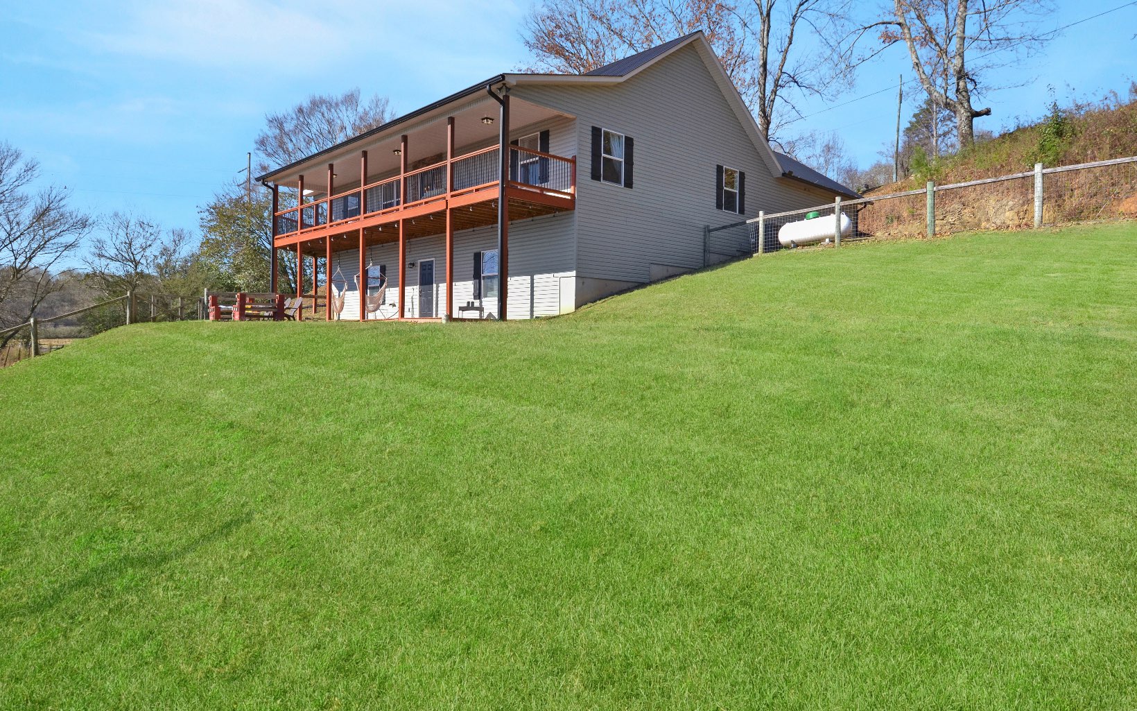 220 Ivy Ridge