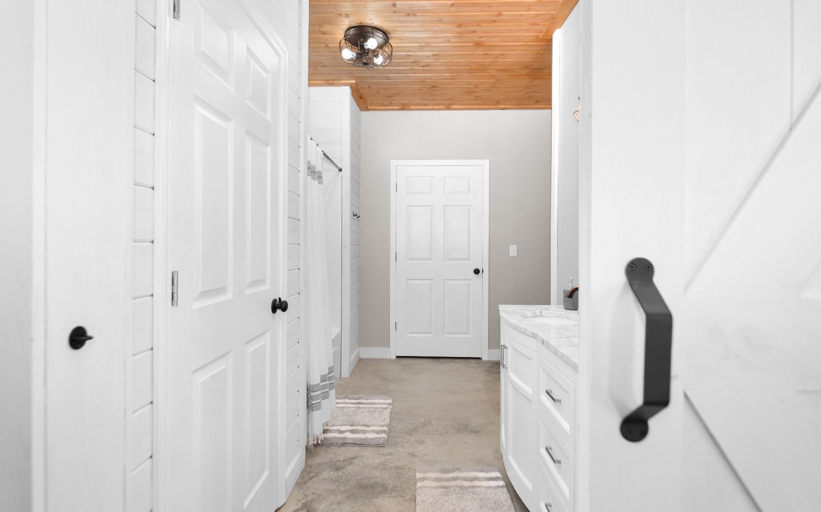 220 Ivy Ridge