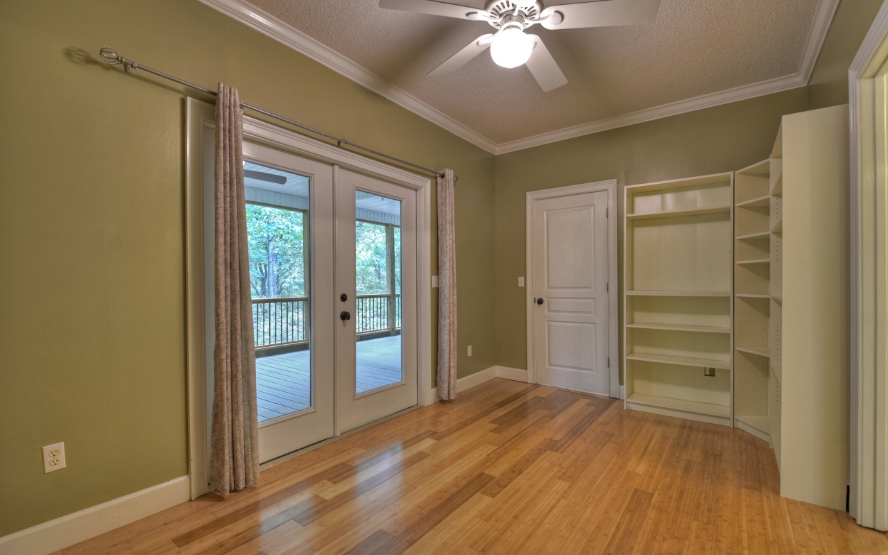 59 Crabapple Lane