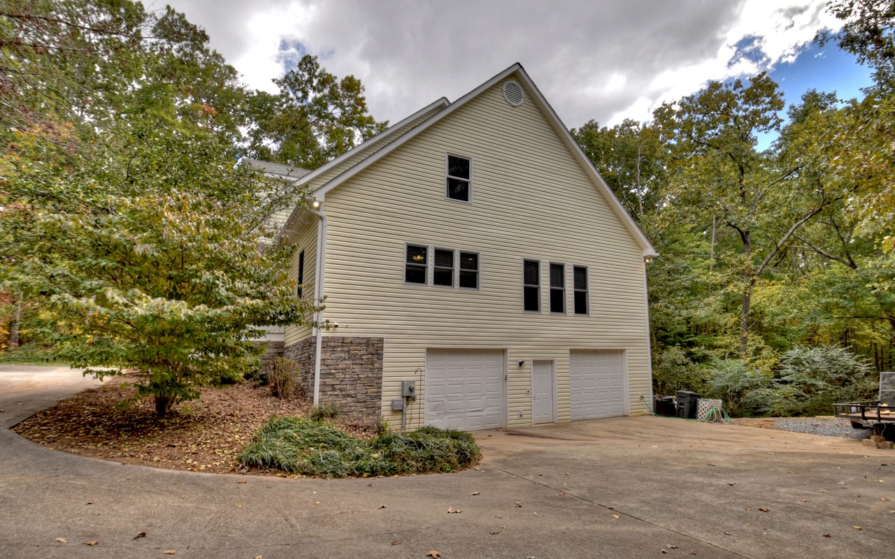 59 Crabapple Lane