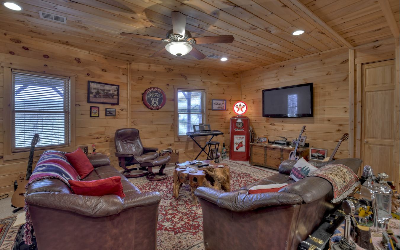 144 Squirrel Hunting Road