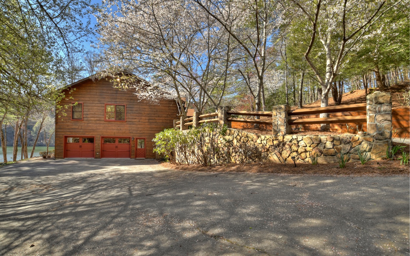 7666 Rock Creek Road