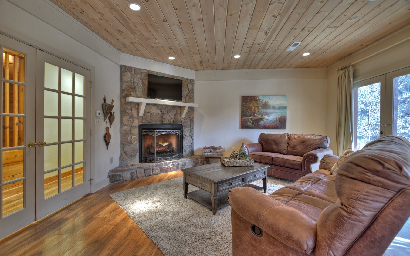 7666 Rock Creek Road