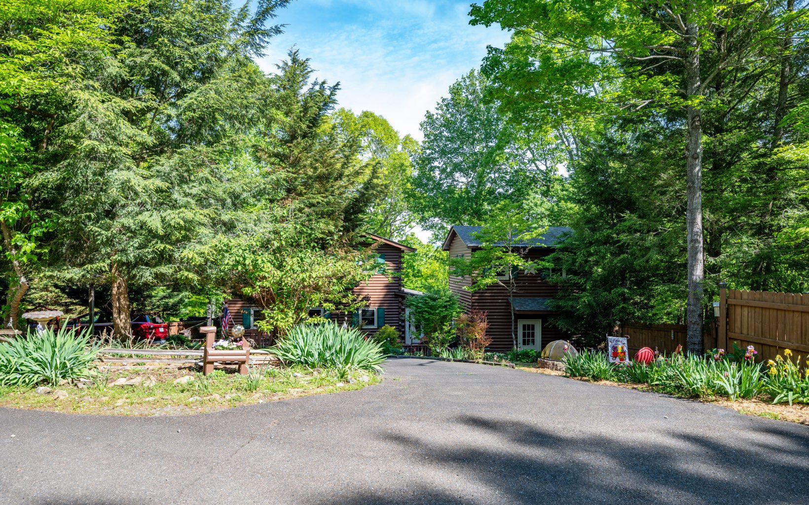 605 Laurel Ridge Drive