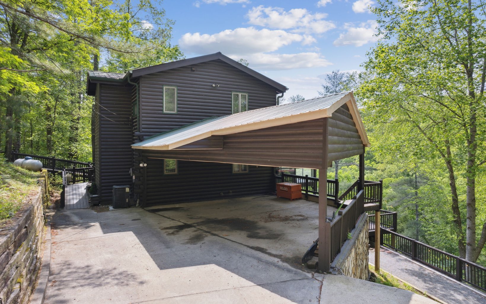 462 Lyric Lane