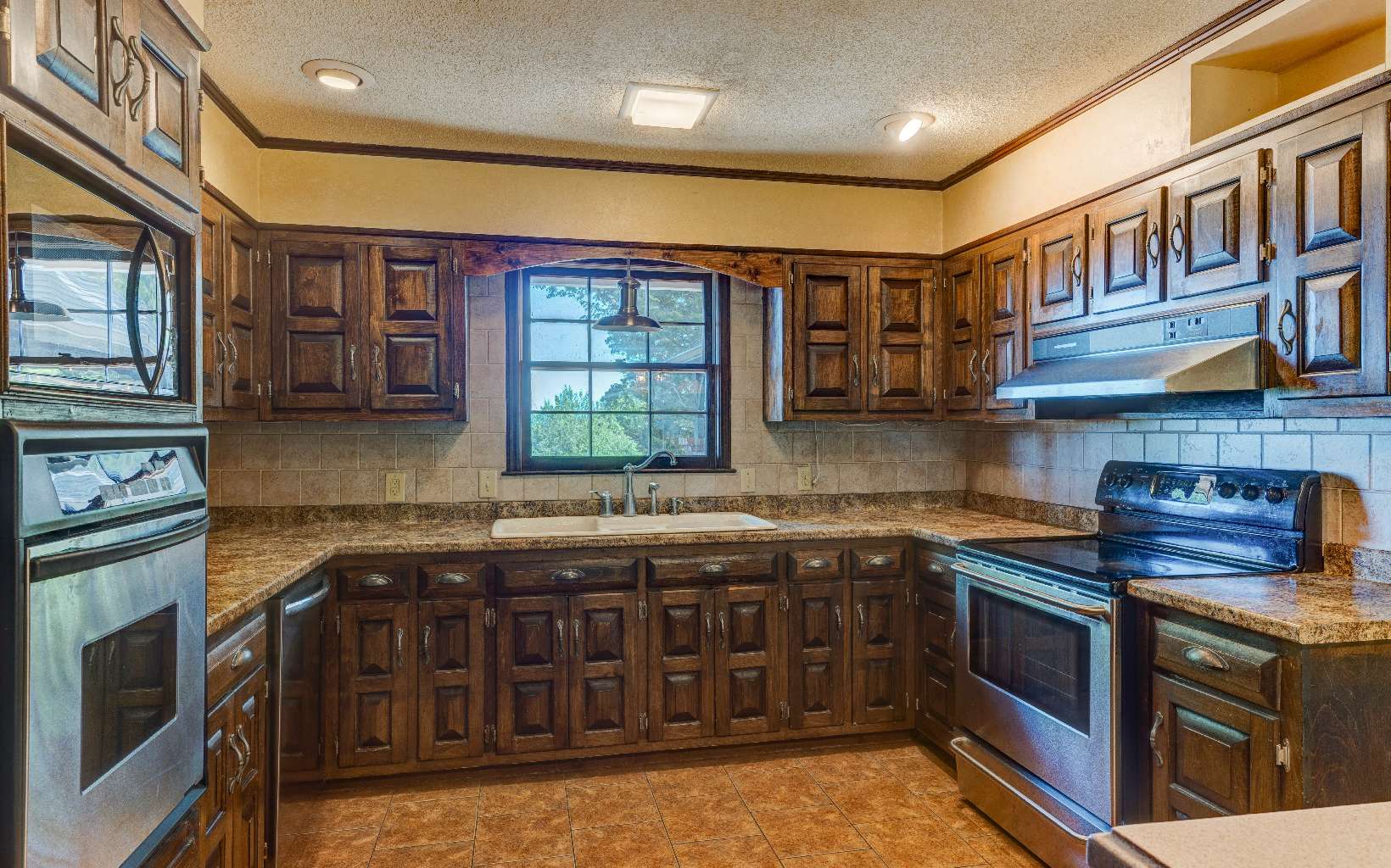 1902 Hwy 382w