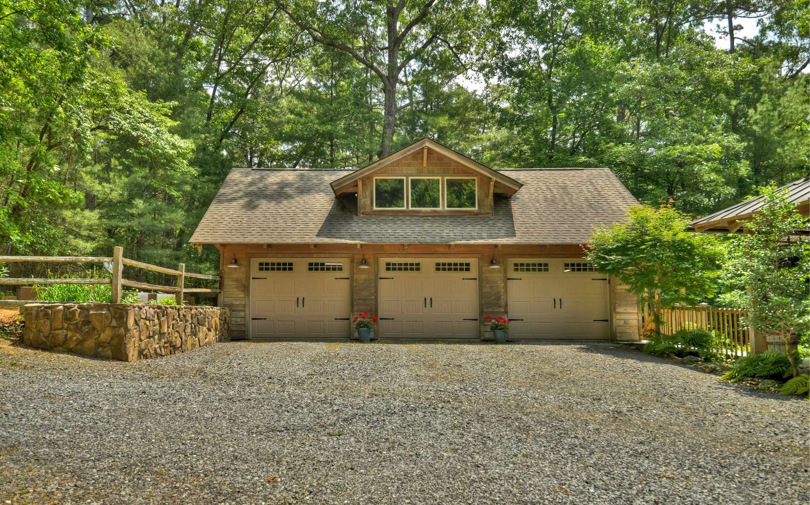 375 Blackberry Mountain