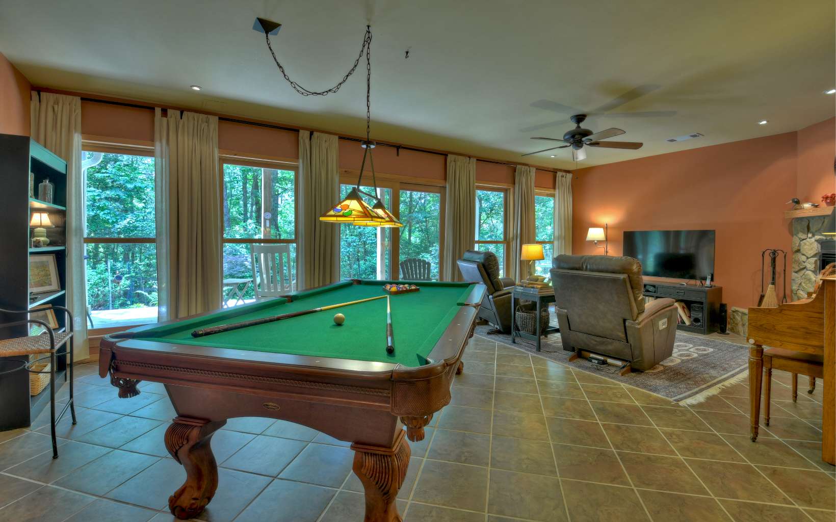 375 Blackberry Mountain