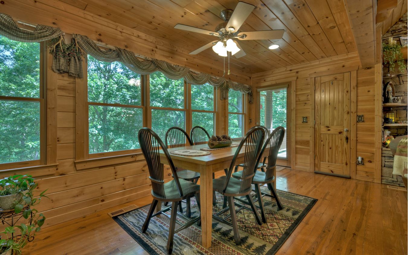 284 Vista Chalet Drive