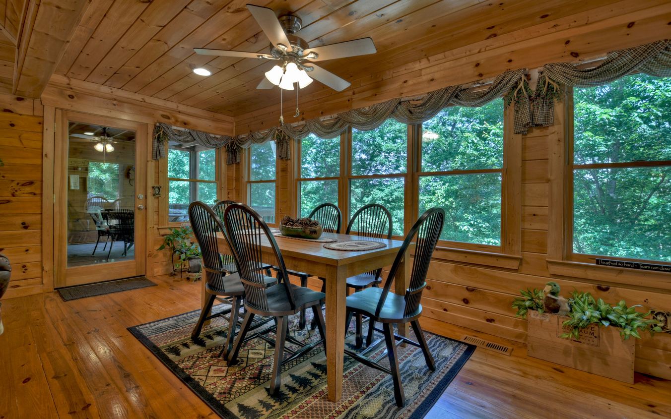 284 Vista Chalet Drive