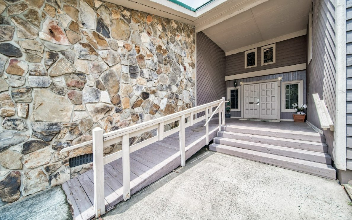 284 Vista Chalet Drive