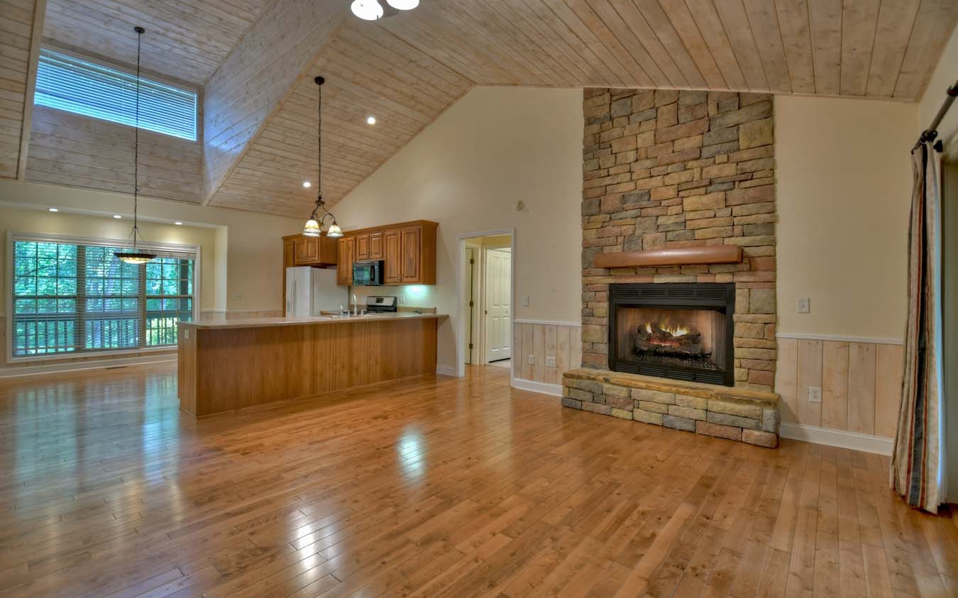 172 N Crestview Drive