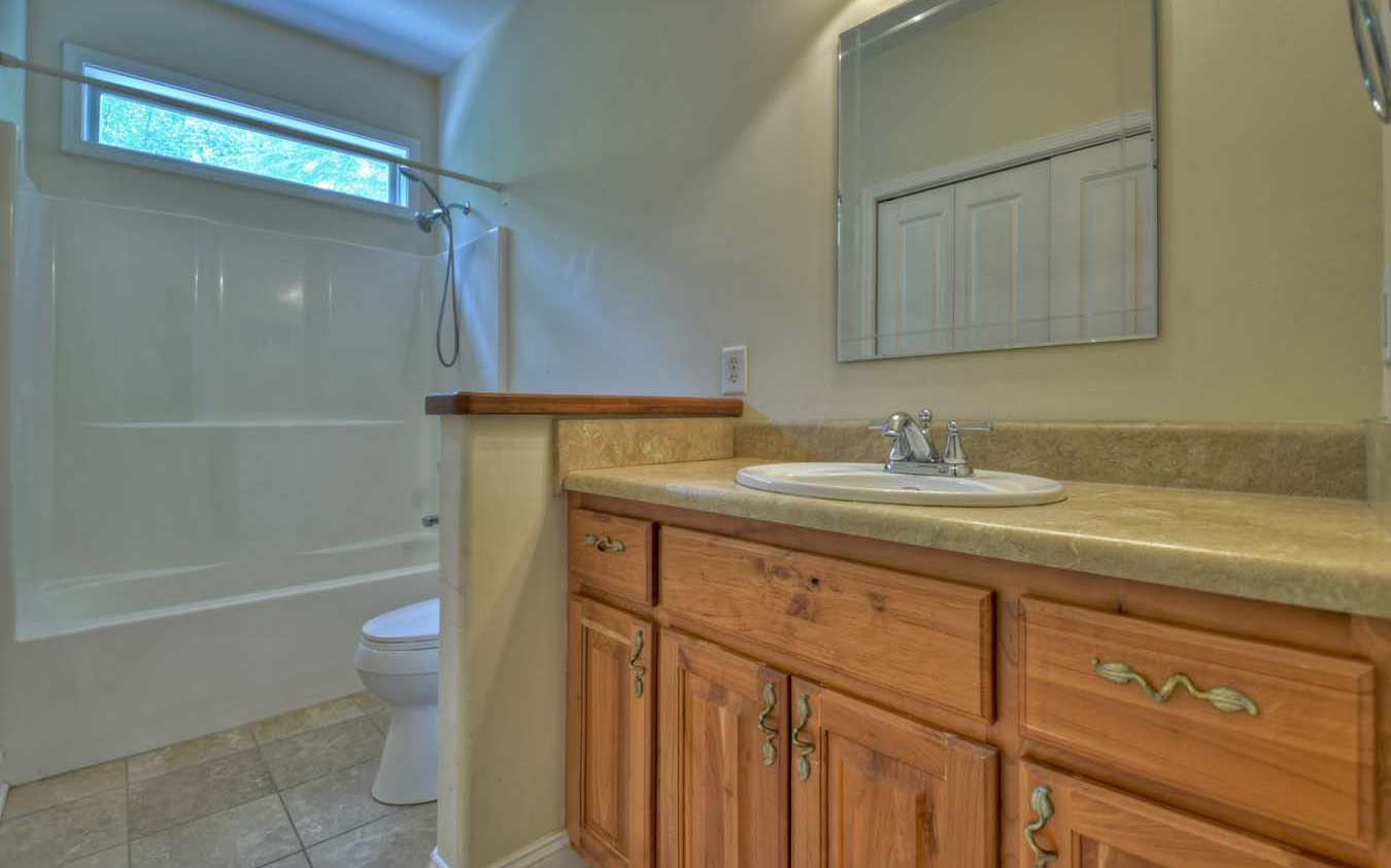 172 N Crestview Drive