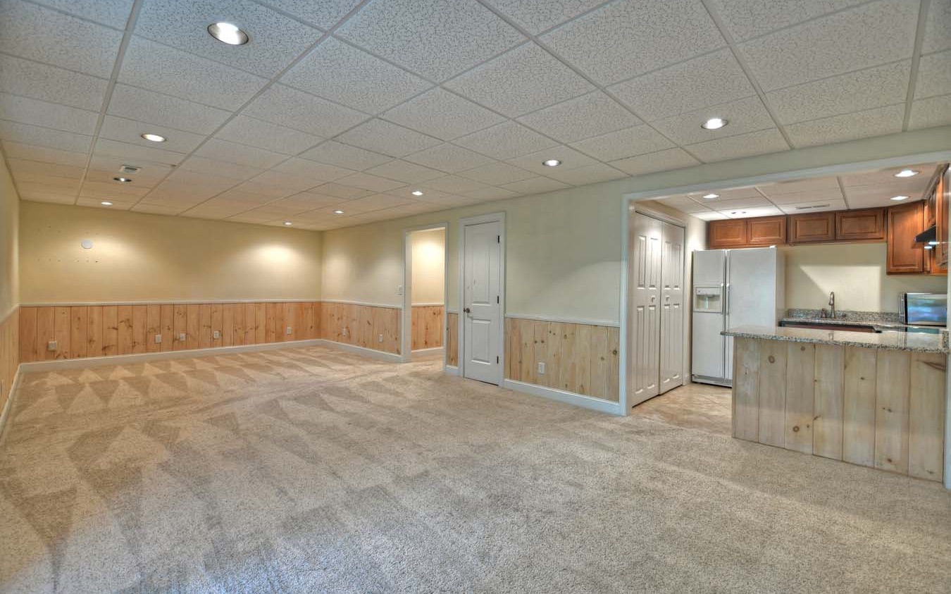172 N Crestview Drive