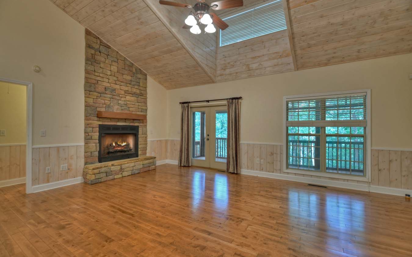 172 N Crestview Drive