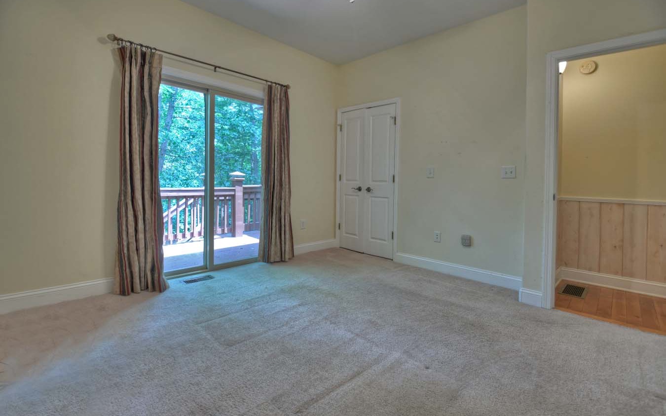 172 N Crestview Drive