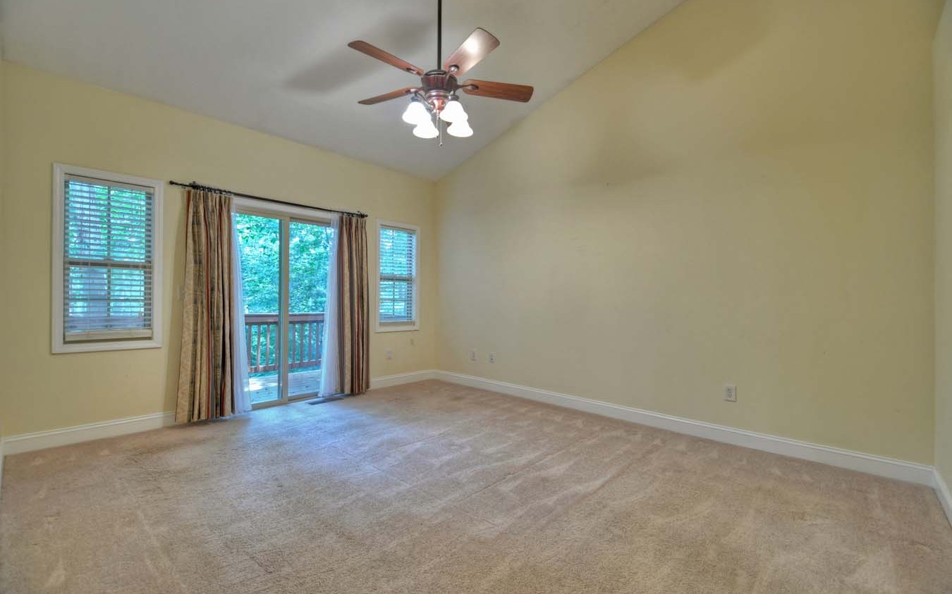 172 N Crestview Drive