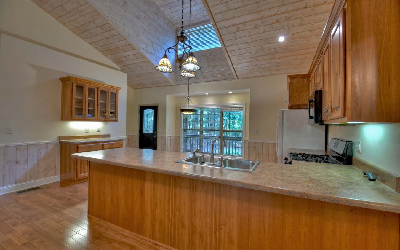 172 N Crestview Drive