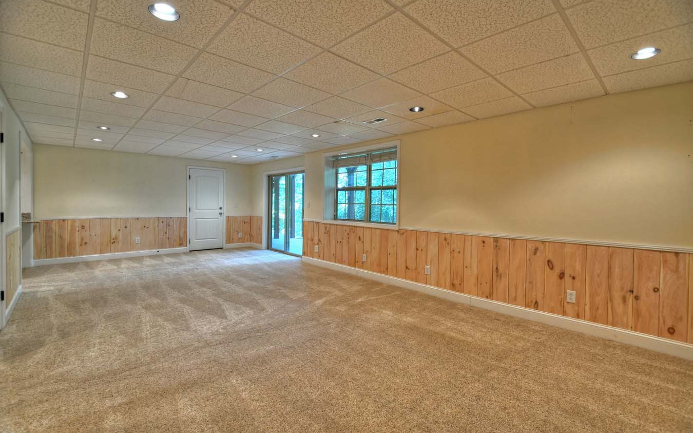 172 N Crestview Drive
