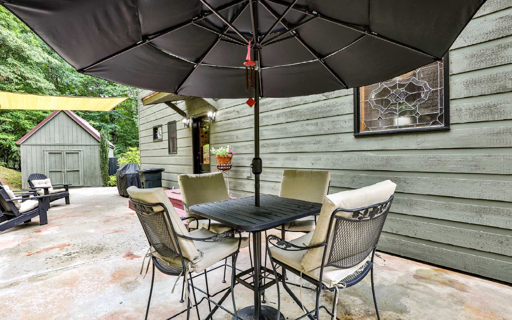 148 Poolside Court