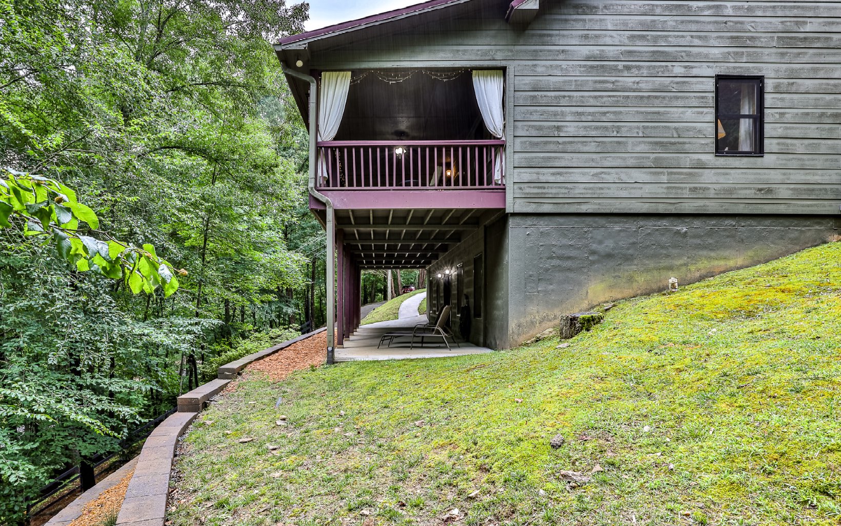 148 Poolside Court