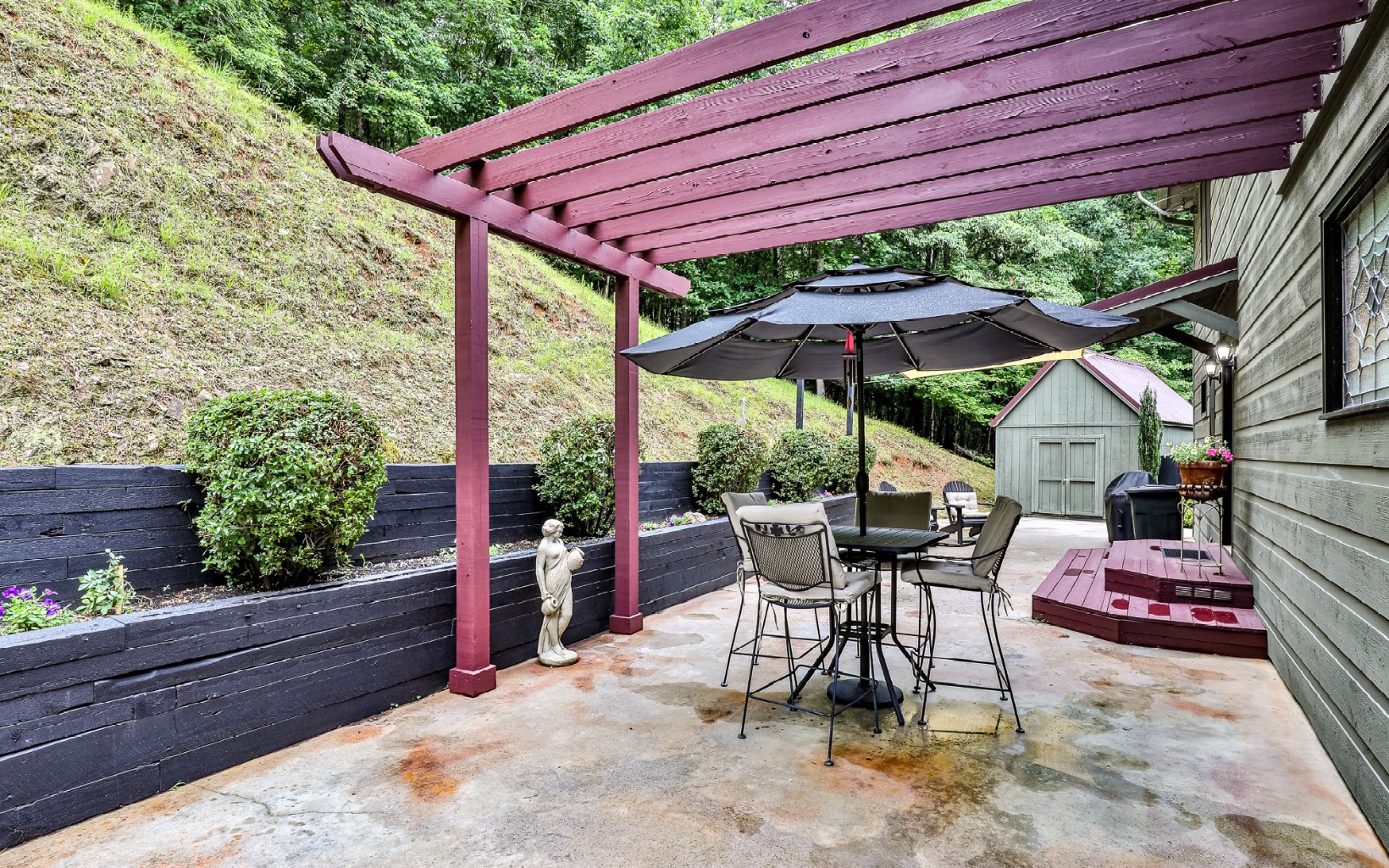 148 Poolside Court