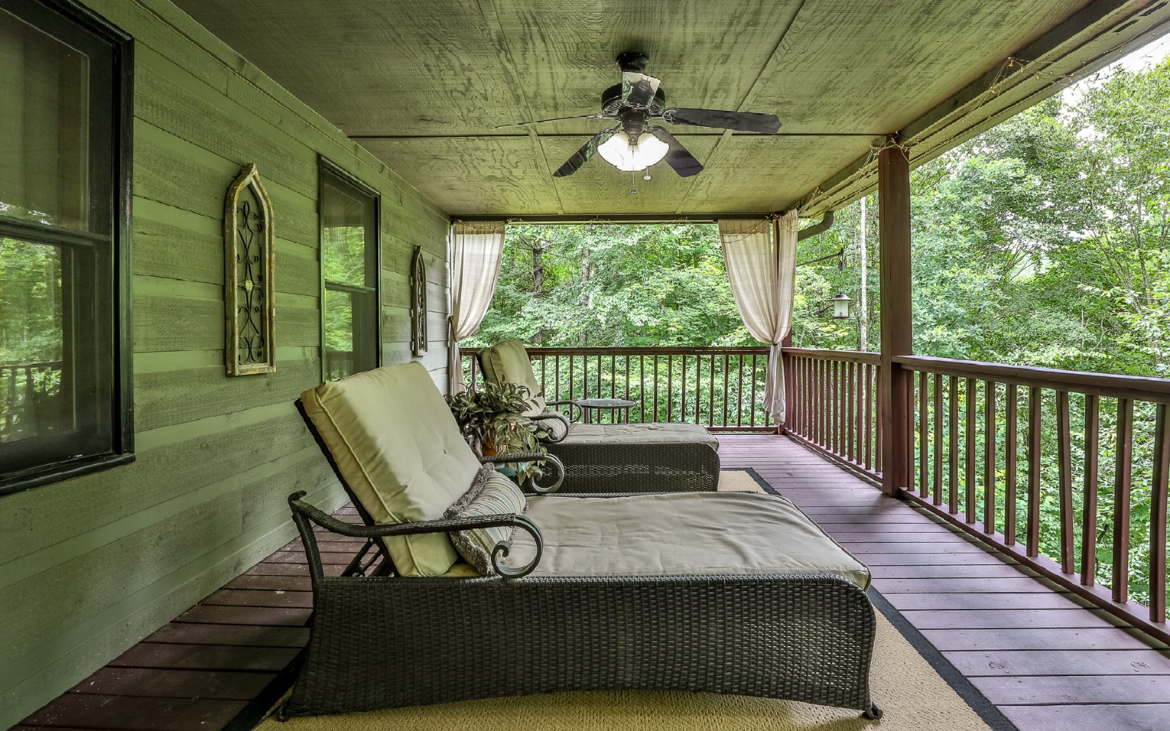 148 Poolside Court