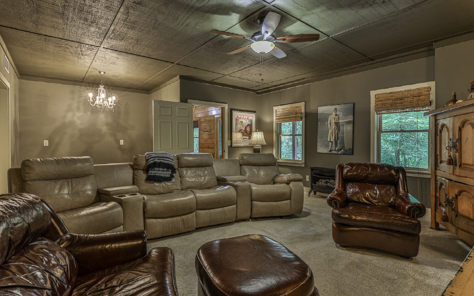 148 Poolside Court