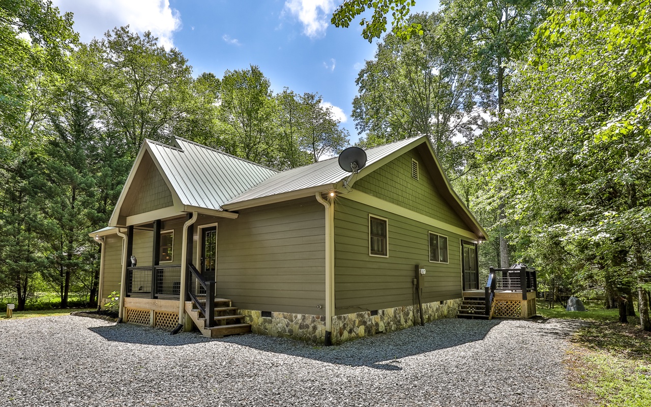 1426 Cashes Valley Lane