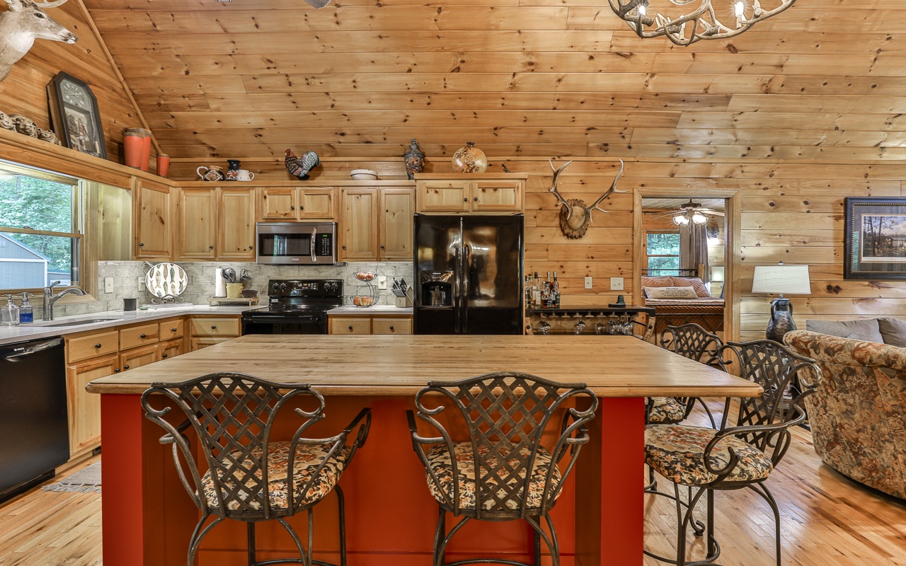 1426 Cashes Valley Lane