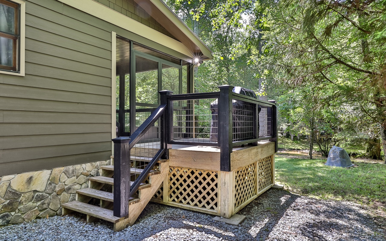 1426 Cashes Valley Lane