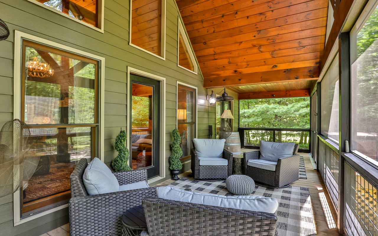 1426 Cashes Valley Lane