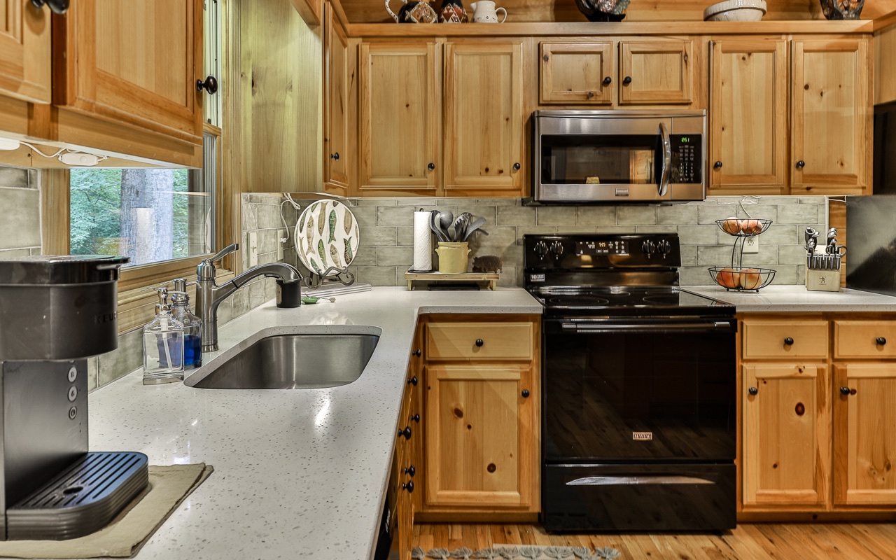 1426 Cashes Valley Lane