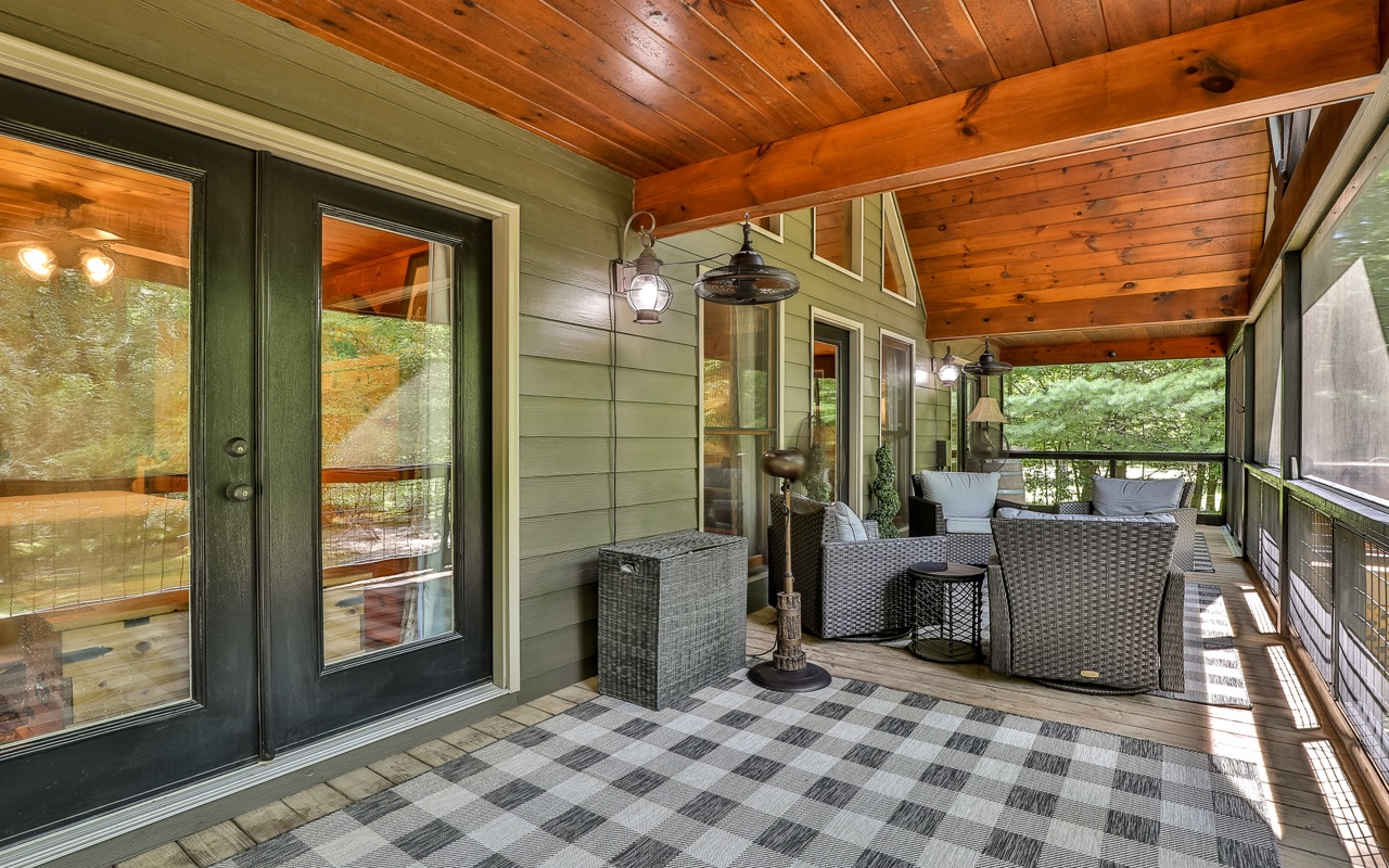 1426 Cashes Valley Lane