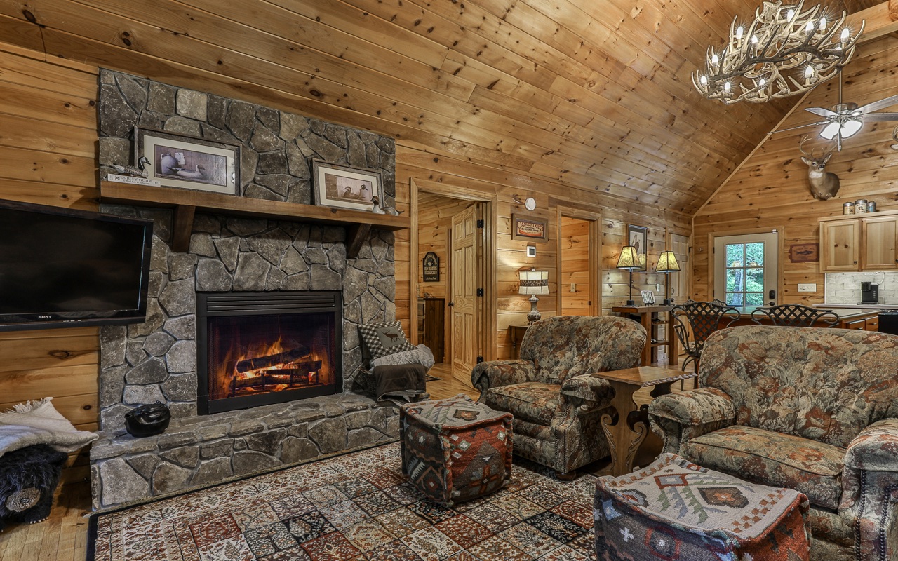 1426 Cashes Valley Lane