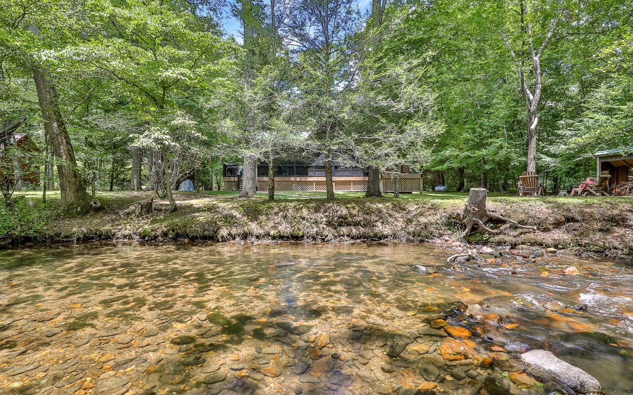 1426 Cashes Valley Lane
